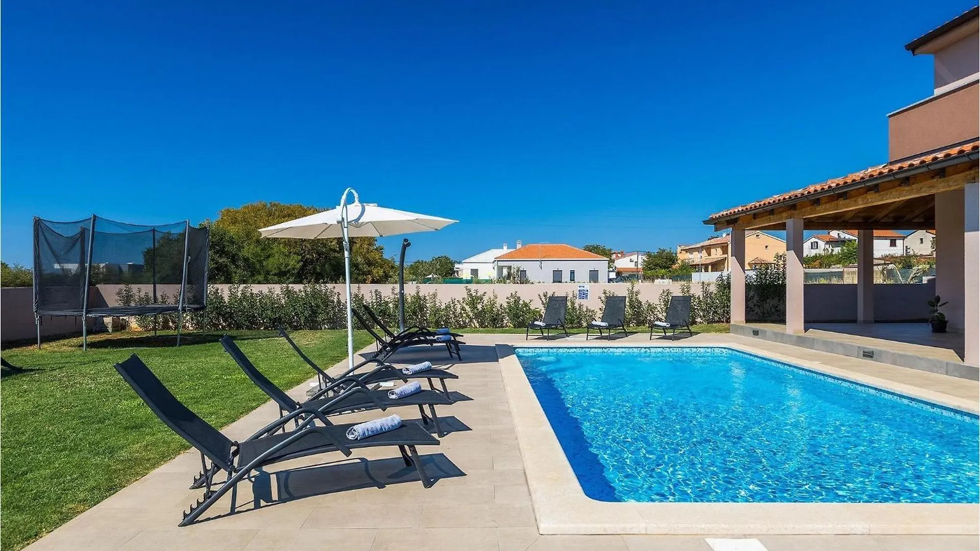Villa Enjoy Pola 0*,  Croazia